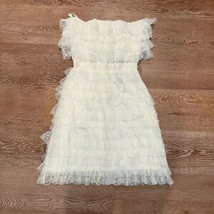 bcbgmaxazaria white mesh strapless tulle ruffle mini dress
Size 0